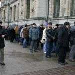 Иностранные граждане спешно забирают свои средства из белорусских банков